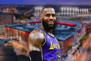 The Lakers are starting tonight their road trip, the first stop is in Cleveland, the former home of LeBron James