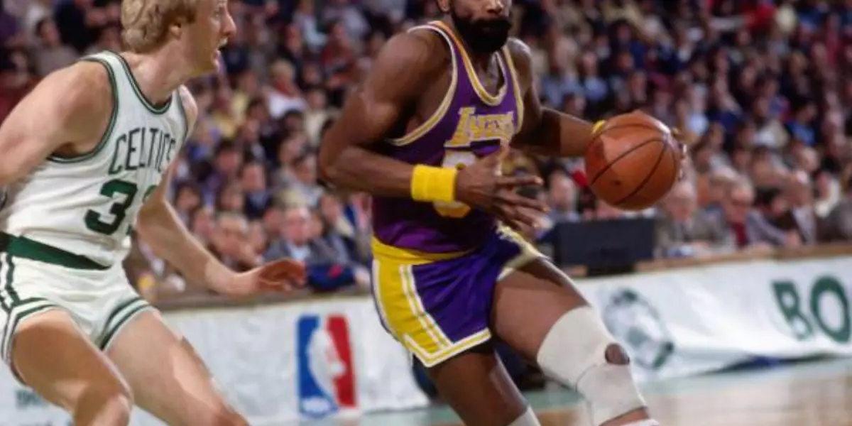 Kareem Abdul-Jabbar recalls how Spencer Haywood was dismiss from the Lakers during the 1980 NBA Finals.